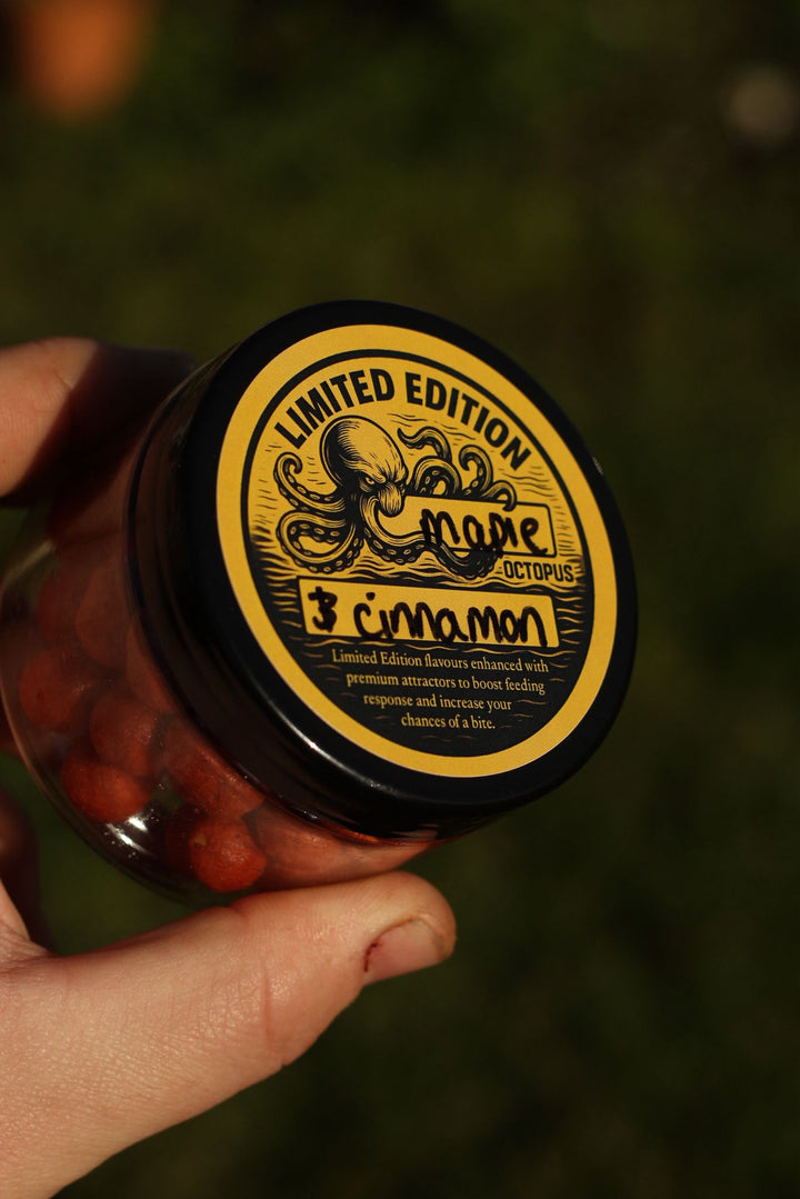 CHRISTMAS LIMITED EDITION - DUMBELL WAFTERS - Maple Cream & Cinnamon